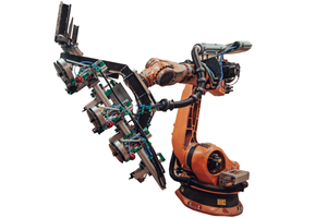 ROBOTEC II – koka paliktņu naglošanas un kraušanas kaudzē robots