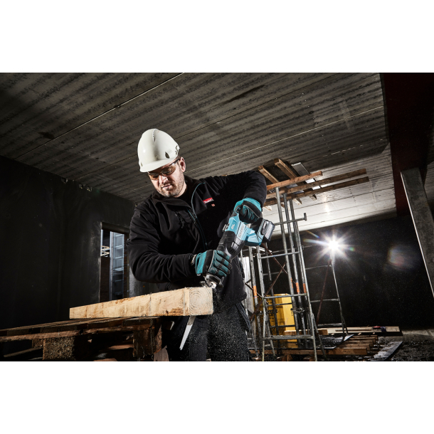 Makita JR001G XGT® 40V zobenzāģis ar bezoglīšu motoru (2)
