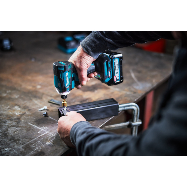 Makita TD001G XGT® 40V Akumulatora triecienskrūvgriezis (5)